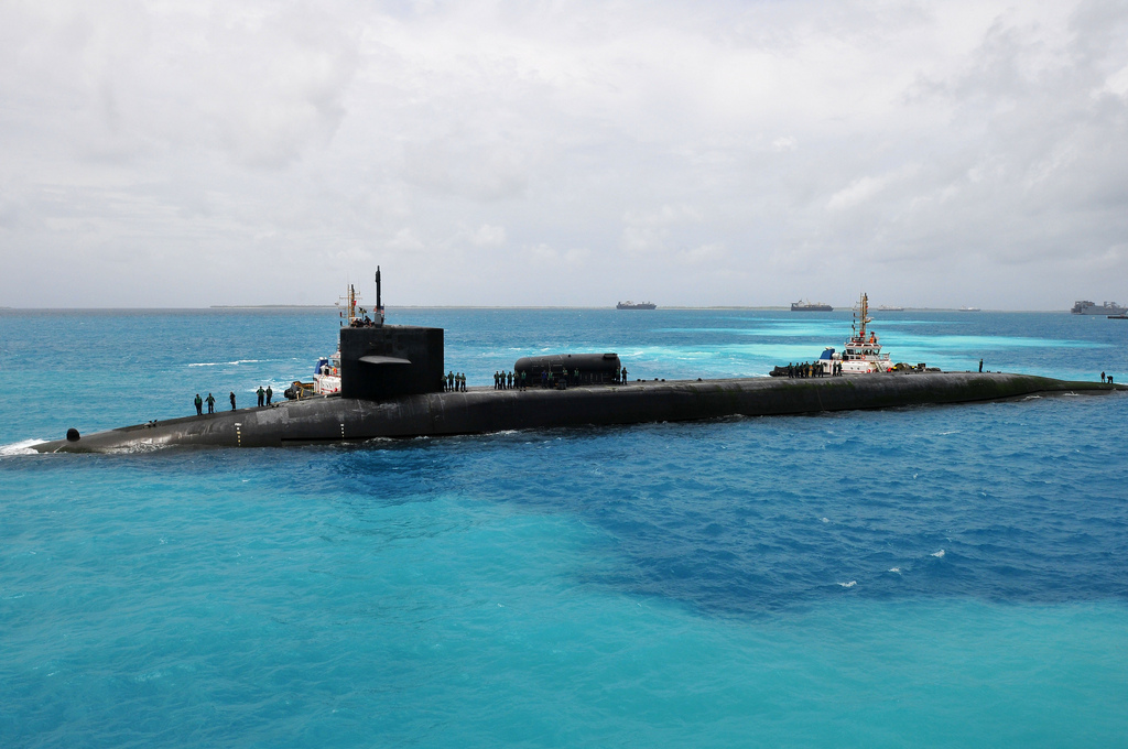 Ohio-class guided-missile submarine USS Georgia (SSGN 729) prepares to moor in Diego Garcia.  Photo: Official U.S. Navy Imagery (CC BY 2.0) 