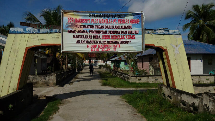 A banner rejecting the sugar-cane plantation in Jerol Village. Translation: Save Aru from the greed of the Menara Group profiteers. “The clear ultimatum from our alliance of indigenous people, religious groups, government, youth and the whole population of Jerol village is that we strongly oppose Menara Group moving onto our land” Alive or dead we oppose them