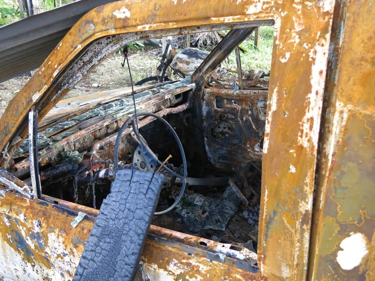 Damage after attack in Bellavista (Photo by Bram Ebus)