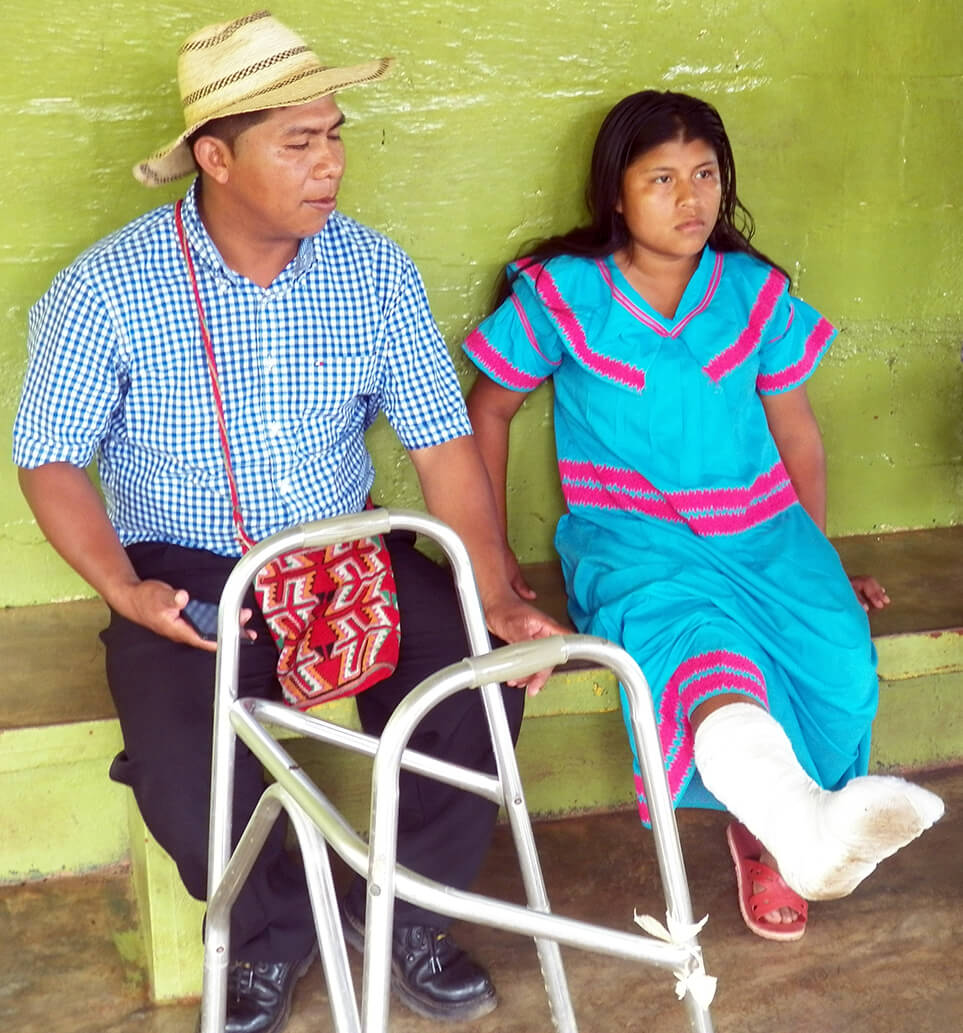 Edilma Pinto, 17, suffered a fractured foot during the police crackdown. (Photo: Oscar Sogandares)