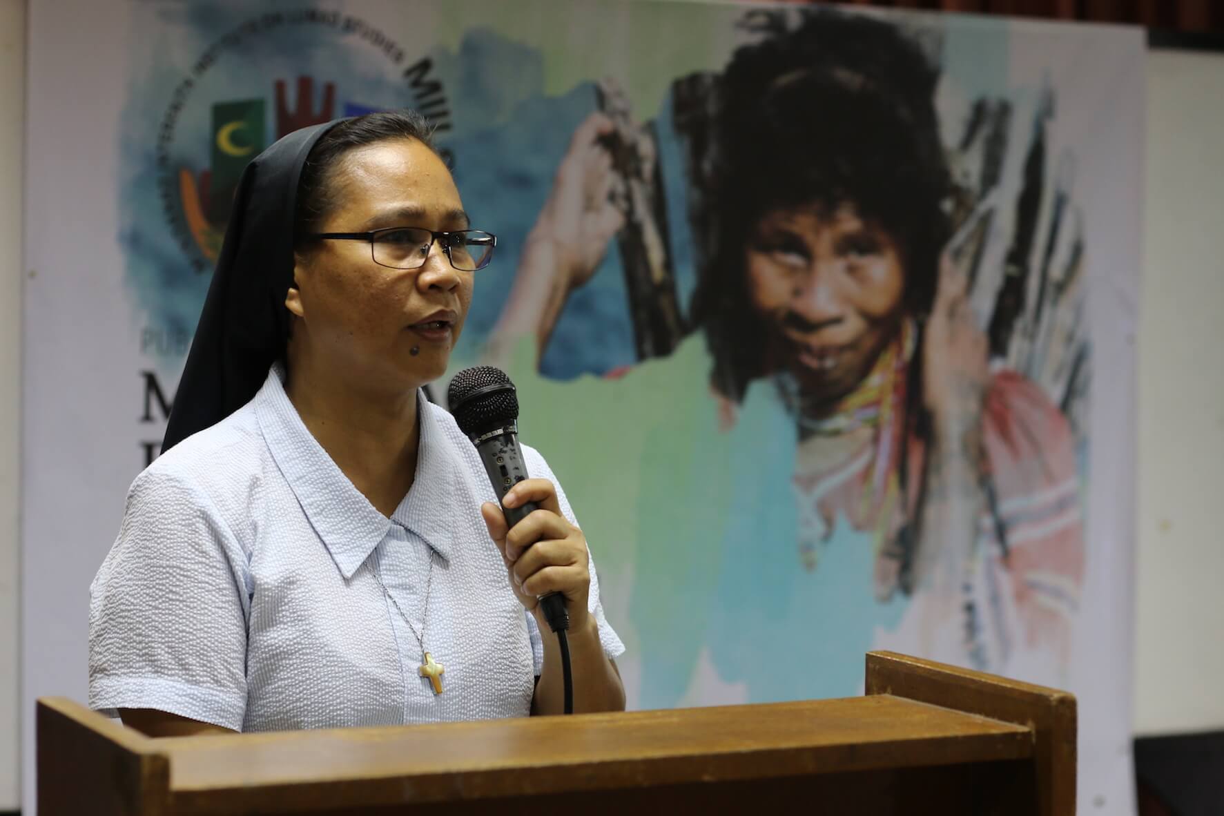 	'Healing the Hurt' project manager Sr. Ma. Famita Somogod, MSM, addressess the program participants