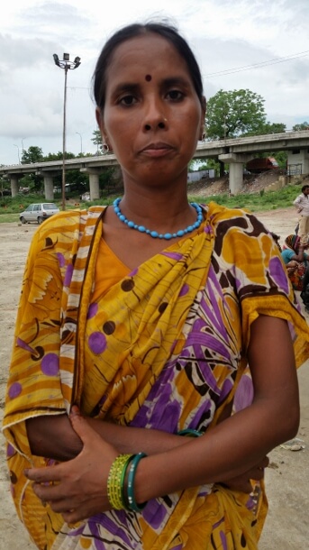 Nivada Debi at the Lucknow rally against the imprisonment of the opponents of the Kanhar dam in July 2015. (WNV/Pushpa Achanta)