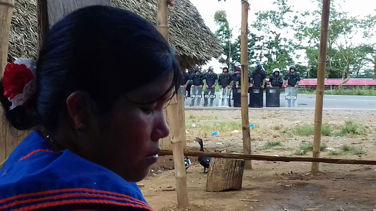 Police in Gualaquita. Credit:  Frenadeso