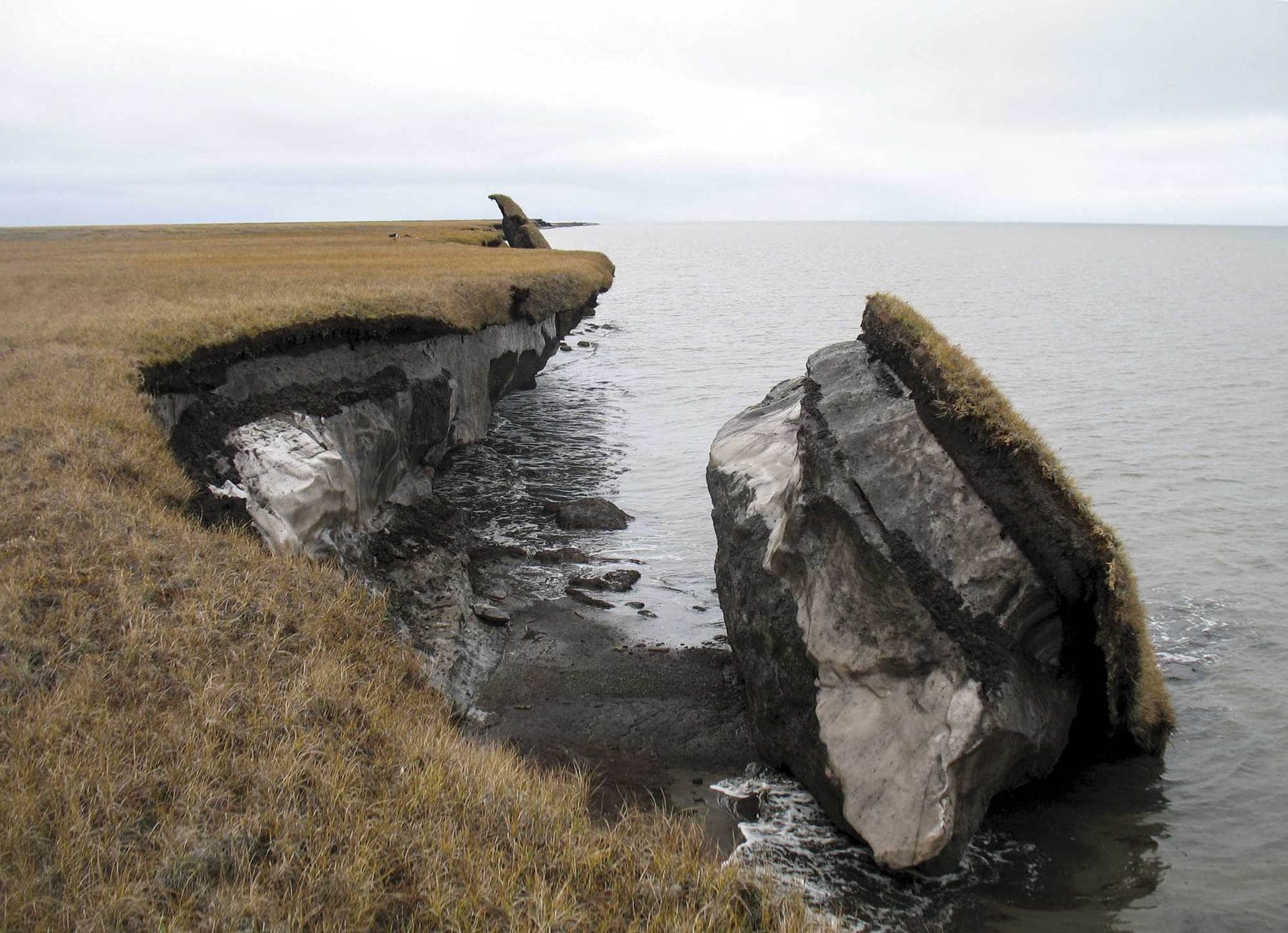 Climate Impacts to Arctic Coasts (32682616471)