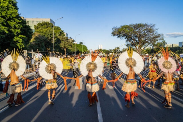 The largest brazilian mobilisation of indigenous peoples took place from the 24th to the 28th of april 2023 in brasília (df)