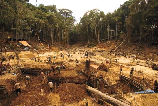 Brazil miners work p81
