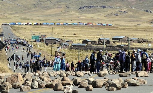 Perupunoparototaldelpuebloaymaracontraconcesionesmineras